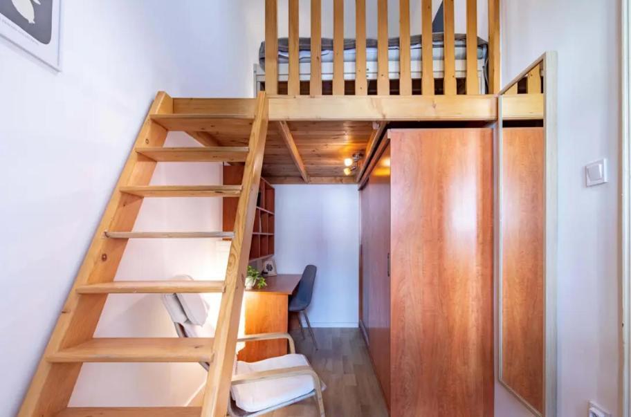 Apartment Cityscape Budget Summer Flat