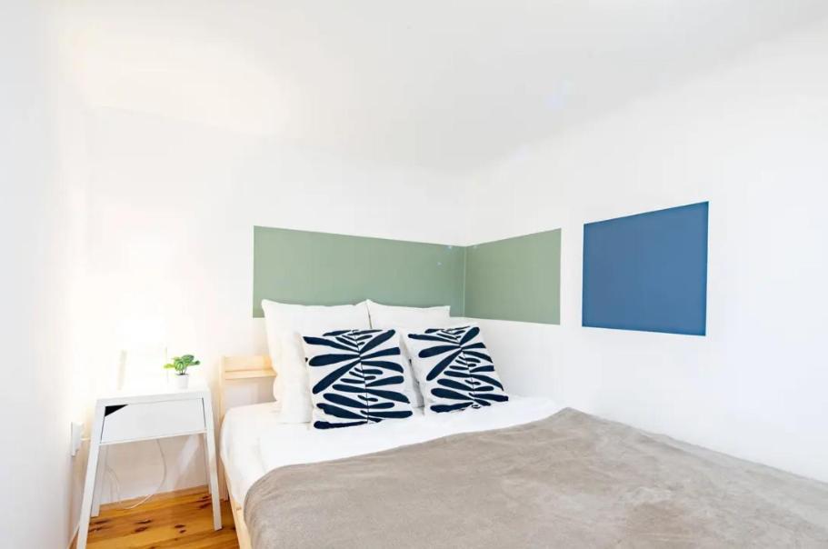 Cityscape Budget Summer Flat Apartment *